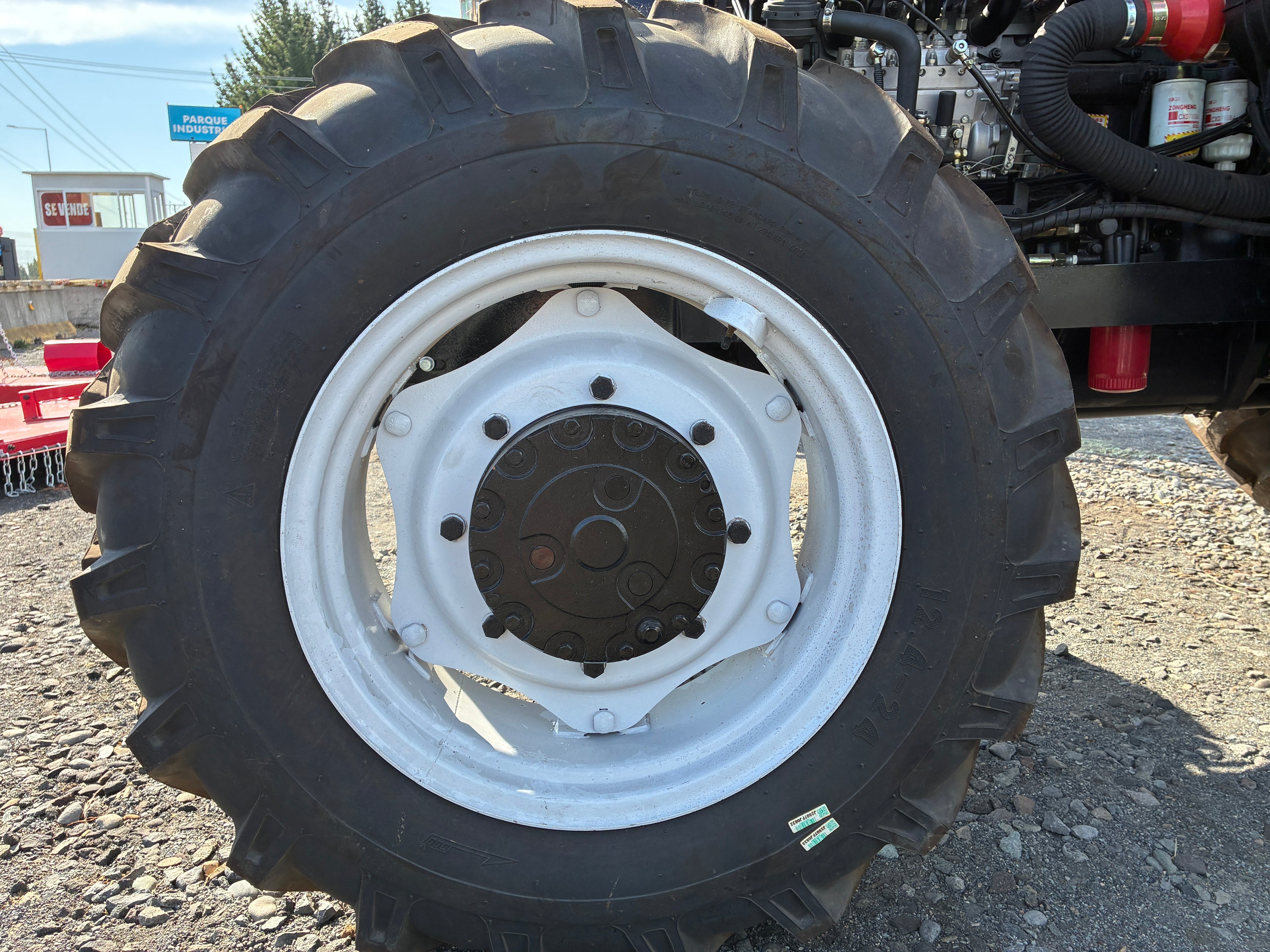 Tractor T140 (140HP)